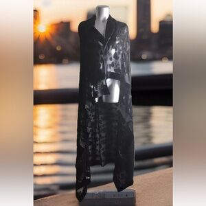 $400 MADE IN ITALY BLOOMINGDALE'S BUTTERFLIES WRAP SCARF -100% SILK- 57" X 57"